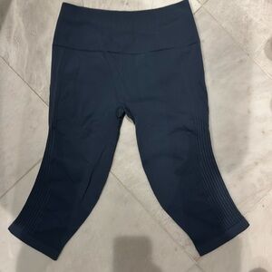 Lululemon legging size 10 marine blue